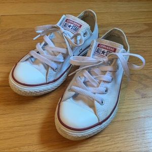 Like New! Converse size EUR 33.5 in EUC!